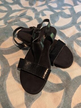 AEROSOLES Black Textured T-Strap Sandals